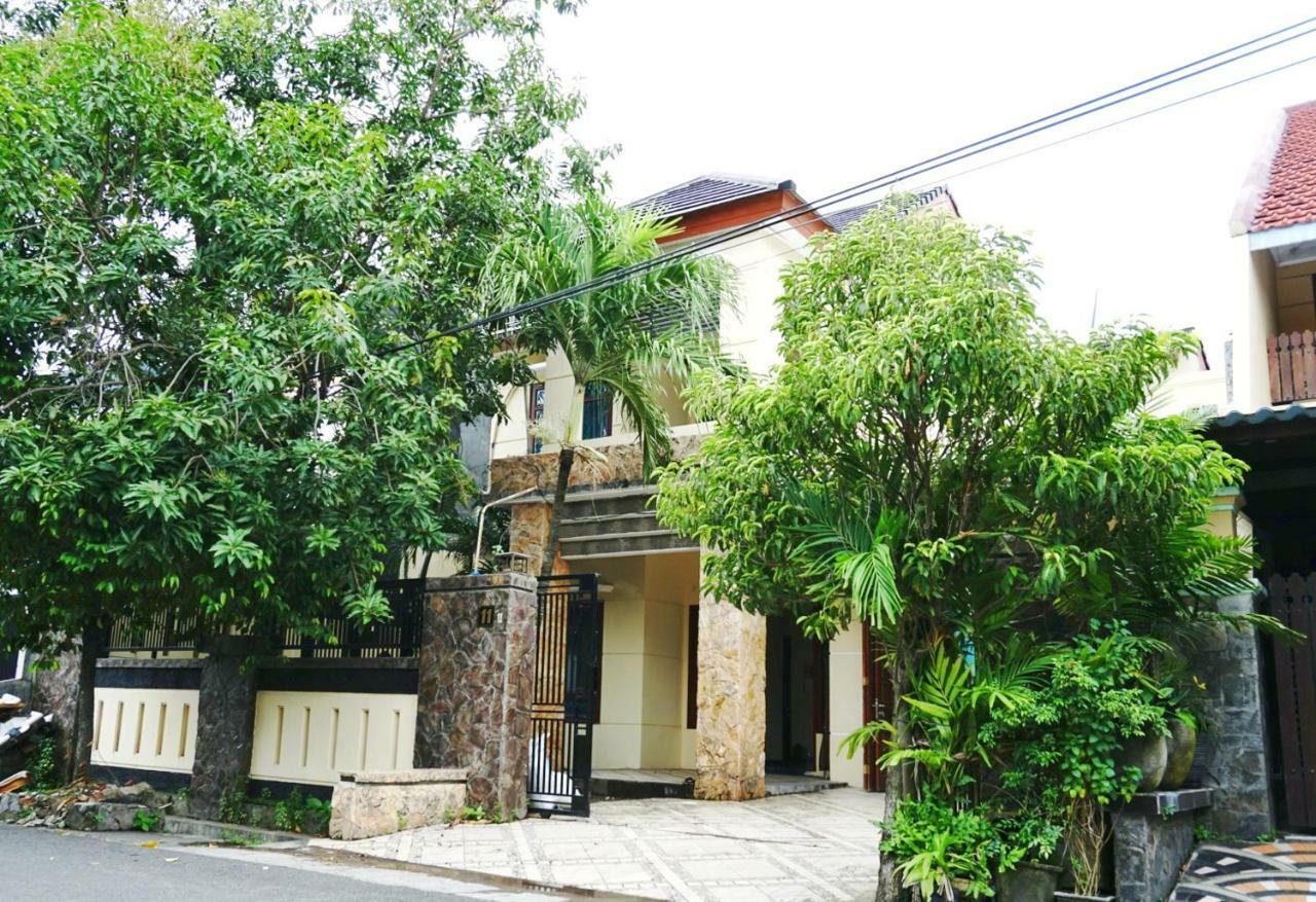 Green Surabaya Homey Extérieur photo