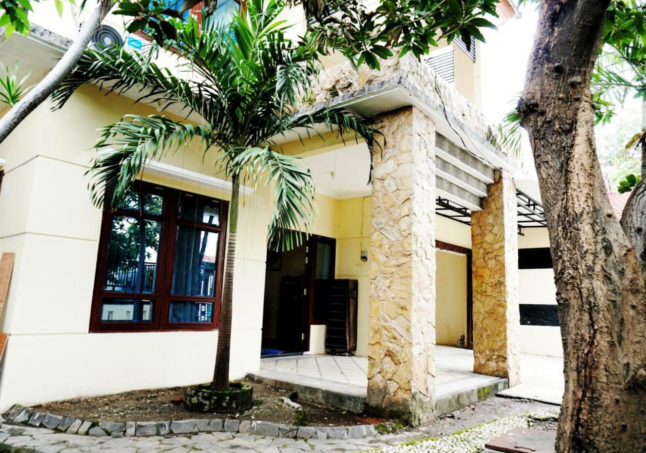 Green Surabaya Homey Extérieur photo
